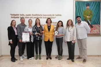 ŞEHİR TİYATROLARI AVRUPA’NIN EN DEĞERLİ FESTİVALİNDEN ÖDÜLLE DÖNDÜ