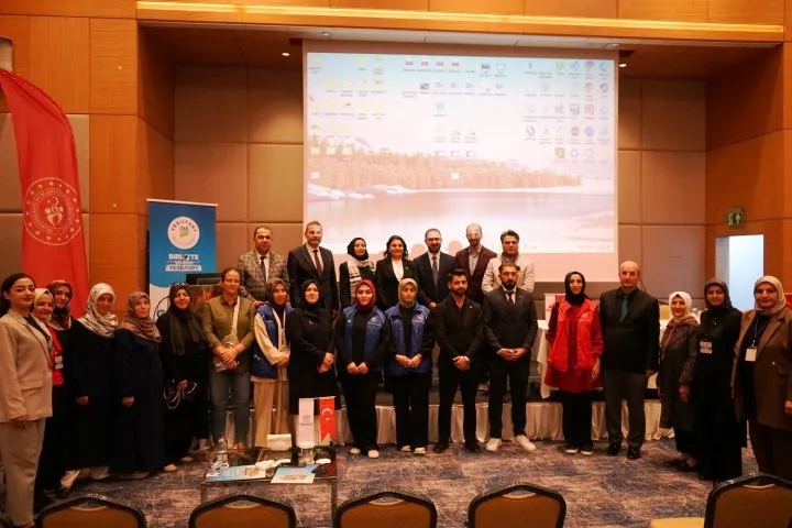 Bağımlılıkla Mücadelede Aile ve Medya Okuryazarlığı Paneli Düzenlendi