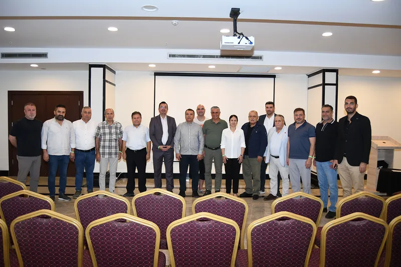 Kemer Belediye Başkanı Topaloğlu, Akdeniz Gazeteciler Federasyonu Toplantısına Katıldı