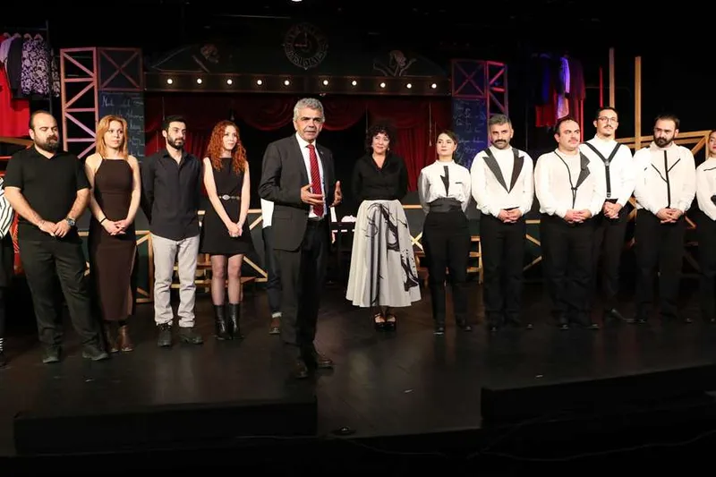 Odunpazarı Belediye Tiyatrosu Yeni Sezona Zamazingo ile Başladı