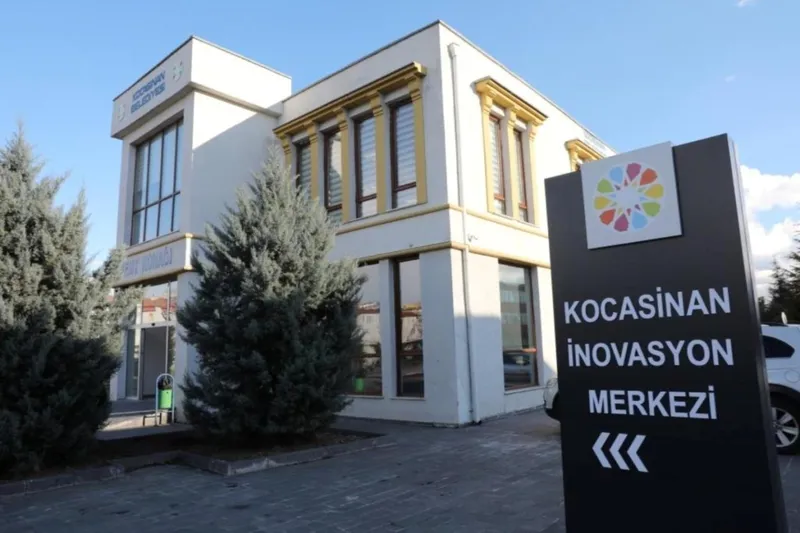 Kocasinan IQ İnovasyon Merkezi Gençleri Geleceğe Hazırlıyor