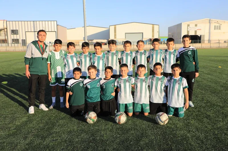 Karatay Belediyespor Altyapısı Konya Futbolunda Lider