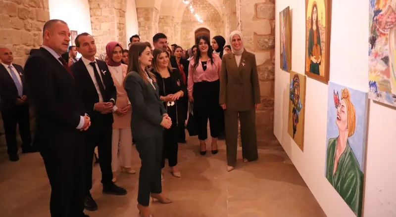 Pembe Fırça Resim Sergisi