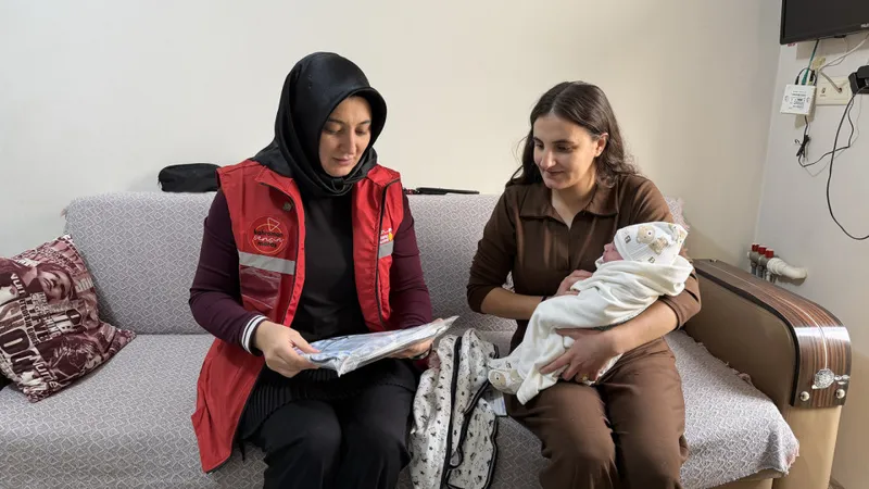 Kahramanmaraş Büyükşehir Belediyesi Yeni Doğan Destek Paketi Dağıtımını Sürdürüyor