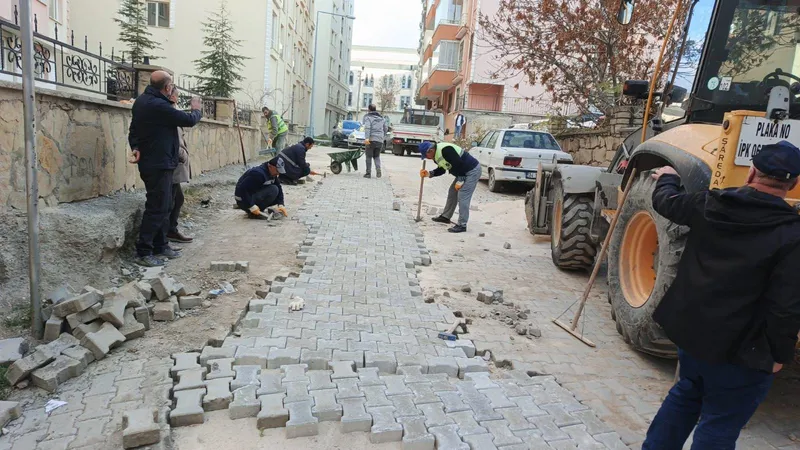 İpekyolu Belediyesi Hafta Sonu Altyapı Çalışmalarını Sürdürdü