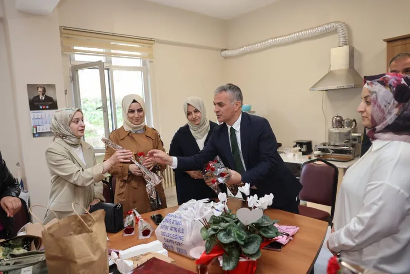 Yomra Belediye Başkanı Öğretmenler Günü