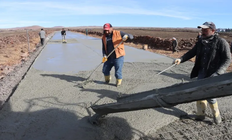 Siverek Kırsalında 12 Kilometrelik Yol Beton Kaplama ile Yenilendi