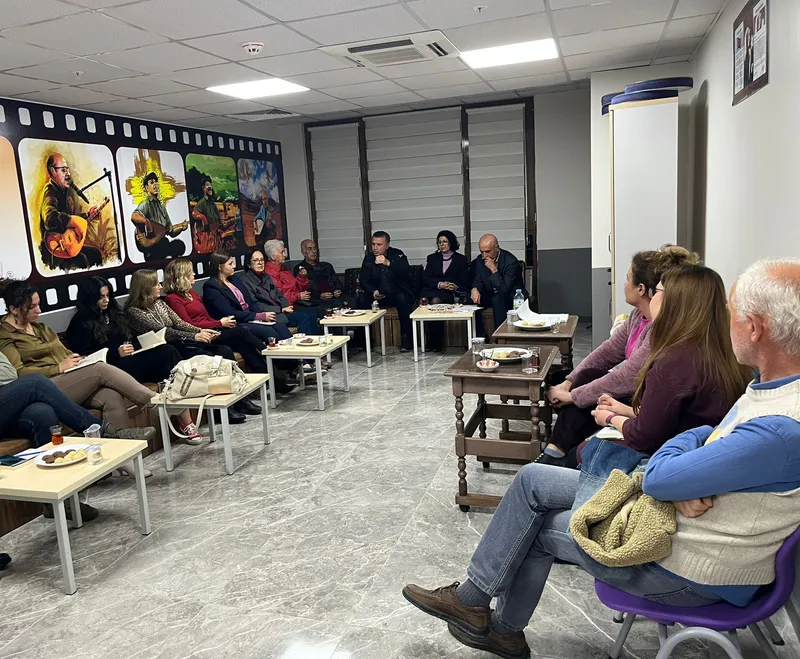 Kırşehir Belediyesi OkuYorum Kitap Topluluğu Tatar Çölü Kritiği Gerçekleştirdi