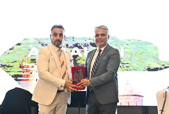 Muratpaşa Belediye Başkanı Uysal, Van ve Kars Derneklerinin Etkinliklerinde