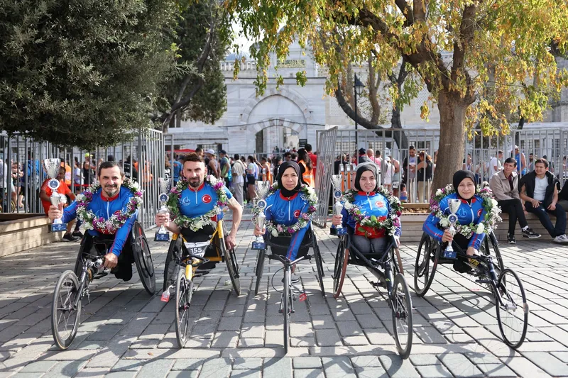Bağcılar Belediyesi Tekerlekli Sandalye Maratonunda Çifte Şampiyonluk