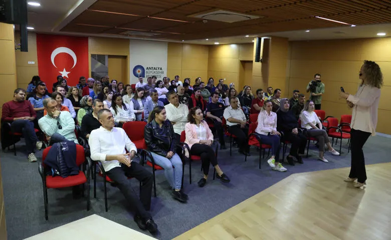 Antalya Büyükşehir Belediyesi Personeline Zaman Yönetimi Eğitimi