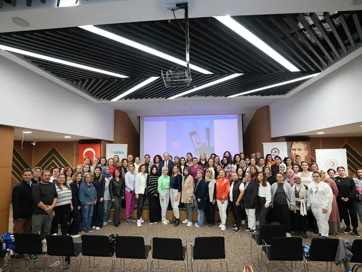 Üreten Kadınlar İçin E-Ticaret Eğitimleri Devam Ediyor