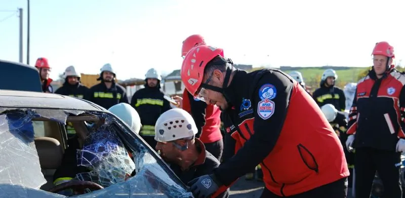 Çorlu Arama Kurtarma Ekibi, Kaza ve Enkaz Eğitimleriyle Hazırlıklarını Artırıyor