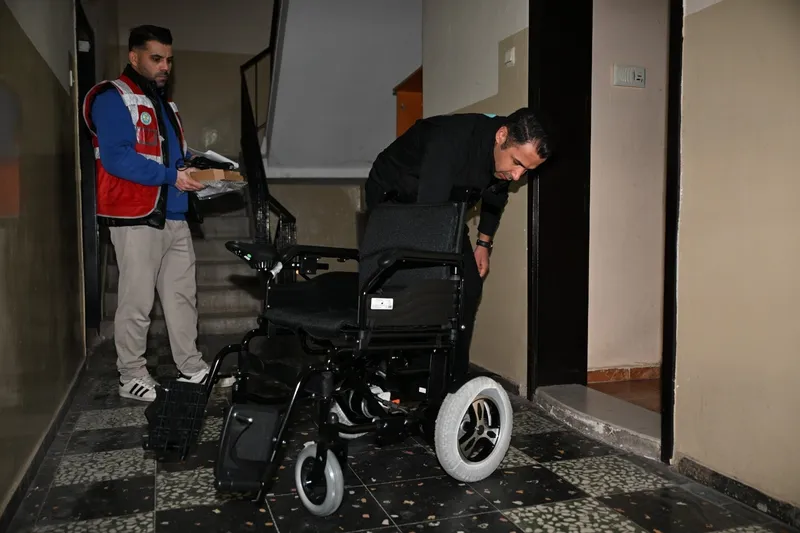 Manisa Büyükşehir Belediyesi Engellilere Medikal Malzeme Desteği Veriyor