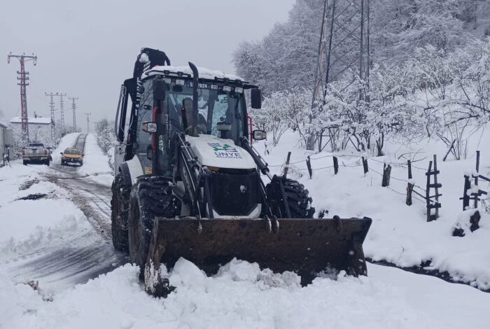 BAŞKAN TAVLI, “KARLA MÜCADELE EKİBİMİZ 7/24 GÖREVİNİN BAŞINDA”