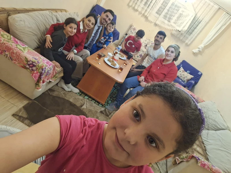 CHP’Lİ MECLİS ÜYELERİNDEN HER AKŞAM FARKLI SOFRALARA GÖNÜLLERE DOKUNAN ZİYARETLER