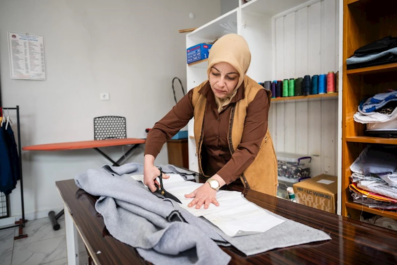 Büyükşehir’in Mercek Kurslarında Kadınlar Daha da Güçleniyor