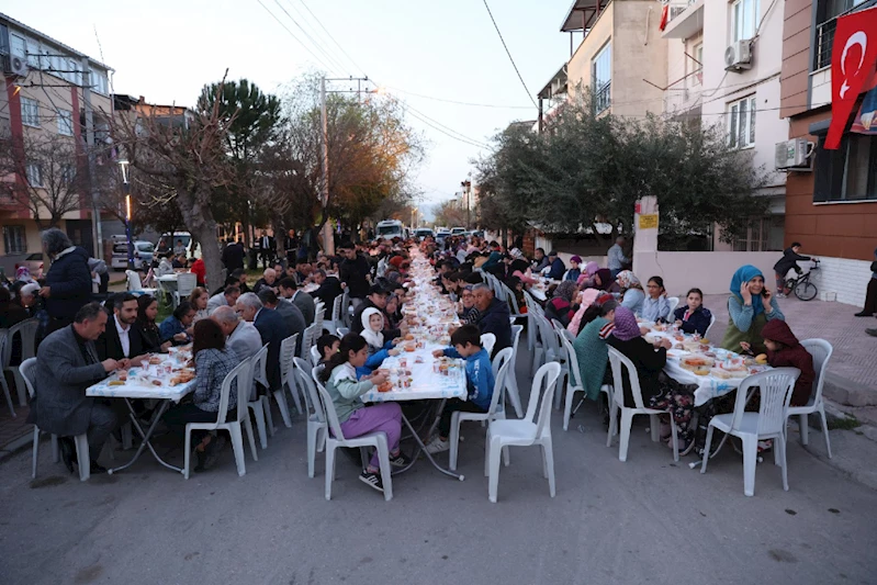 YUNUSEMRE’DE İFTAR SOFRASI BARBAROS’TA KURULDU