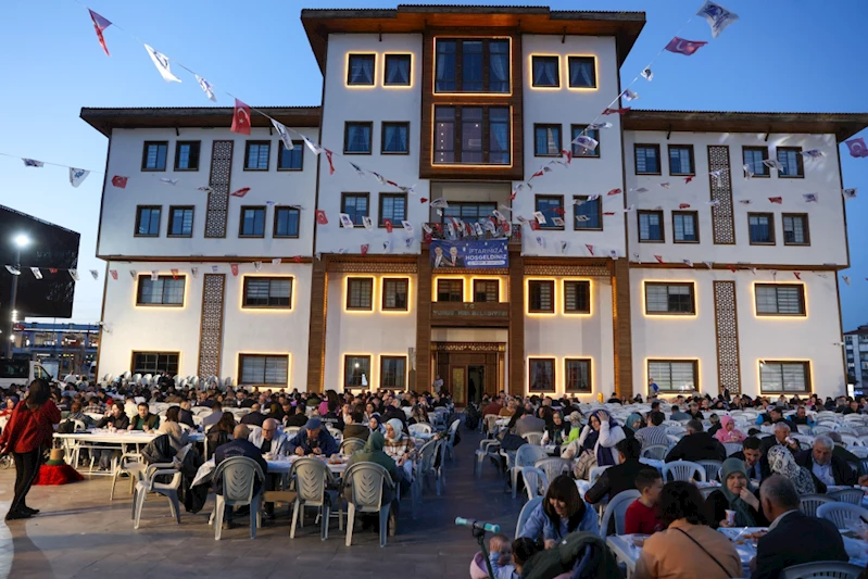 YUNUSEMRE BELEDİYESİ İFTARDA BULUŞTU