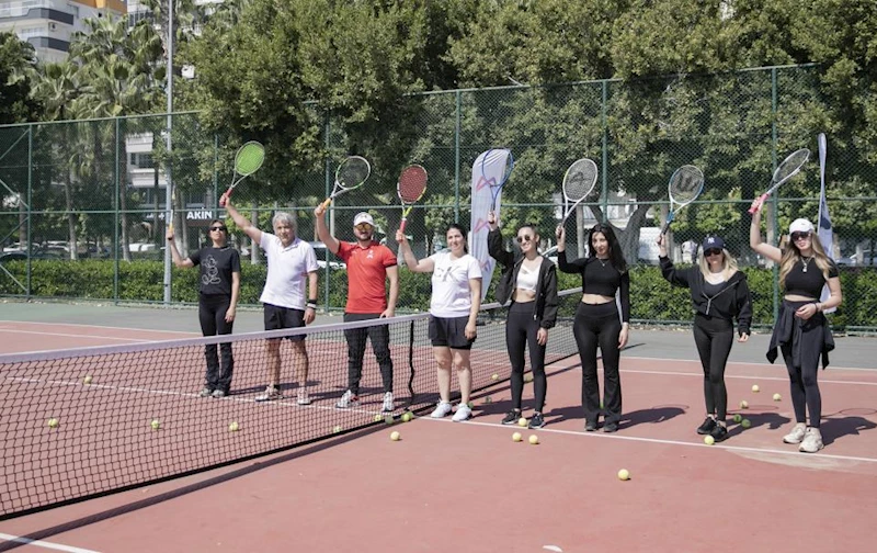 Büyükşehir’in Tenis Kursu ile Vatandaşlar, Hem Fiziksel Hem Mental Sağlıklarını Koruyor
