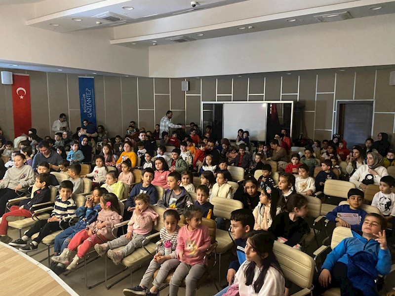 RAMAZAN AYI’NDA ÇOCUKLAR İÇİN HACİVAT KARAGÖZ ŞENLİĞİ’NE YOĞUN İLGİ