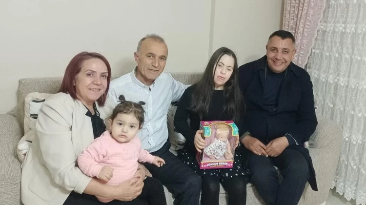 BAŞKANIMIZ, İLİMİZİN SAKİNLERİNİ KAPI KAPI ZİYARET EDİP, HANELERİNE MİSAFİR OLMAYA DEVAM EDİYOR