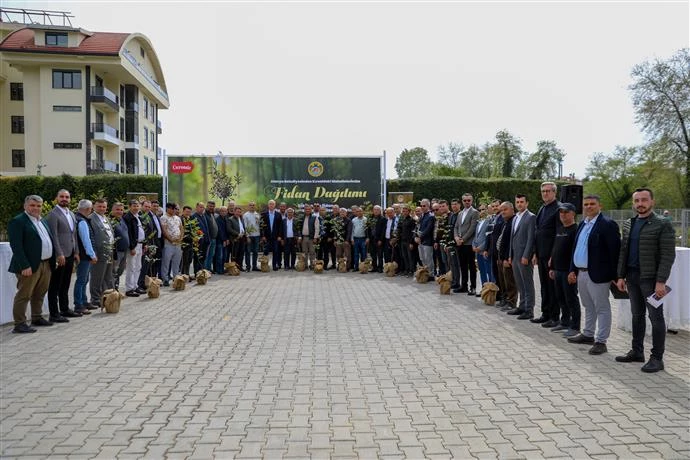 ALANYA BELEDİYESİ’NDEN ÇİFTÇİLERE KEÇİ BOYNUZU FİDANI DESTEĞİ