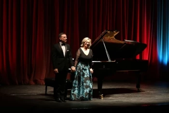 DÖRT EL PİYANO RESİTALİ BÜYÜK BEĞENİ TOPLADI