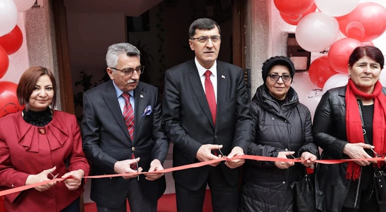 YAŞAM ERKEK BERBER SALONU ŞEHRİMİZE HAYIRLI OLSUN