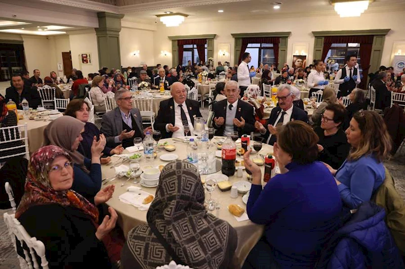 BAŞKAN KURT İFTARDA, ŞEHİT AİLELERİ, GAZİLER VE YAKINLARI İLE BULUŞTU