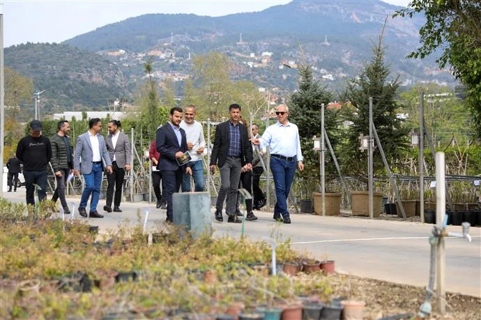 BAŞKAN ÖZÇELİK “BİTKİ ÜRETİMİNDE BÜTÇEDEN YÜZDE 50 TASARRUF SAĞLADIK”