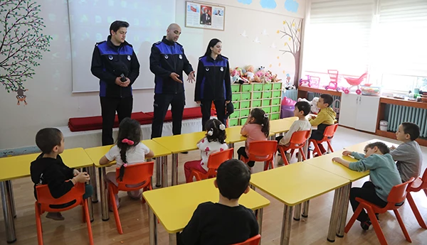 Çankaya Zabıtası Çocuklara Mesleğini Tanıttı