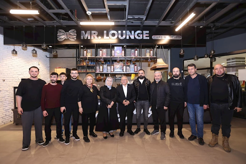 Başkan Büyükkılıç, AVM’de Esnaf ve Vatandaşlarla Bir Araya Geldi