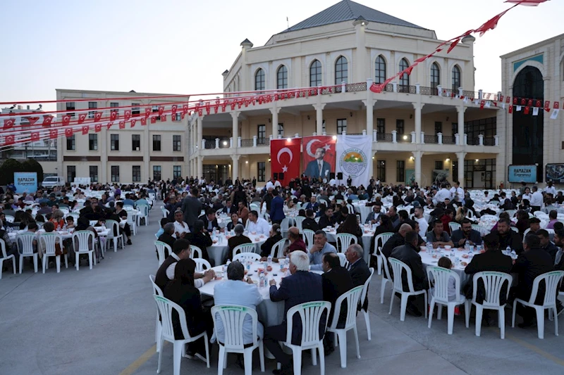 BAŞKAN YILDIZ, ÇALIŞMA ARKADAŞLARI VE MUHTARLARLA BAYRAMLAŞTI