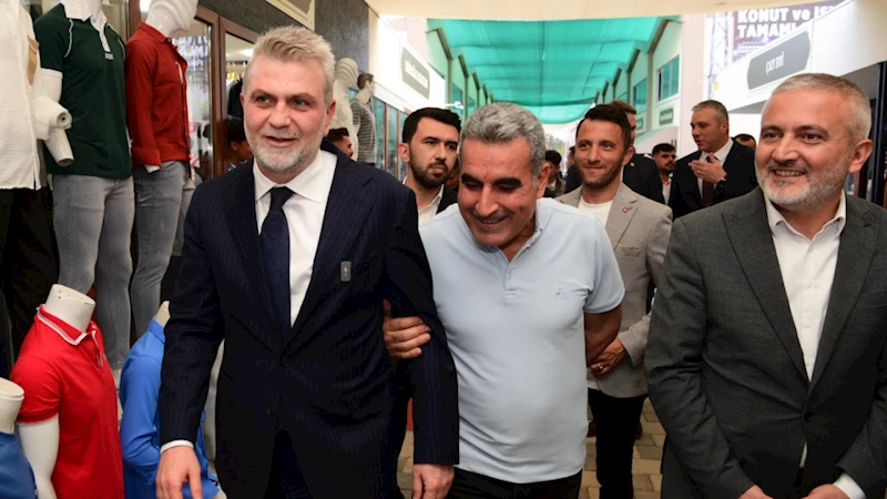 Başkan Görgel, Derepazarı Çarşısı’nda Esnaf ve Vatandaşlarla Bir Araya Geldi