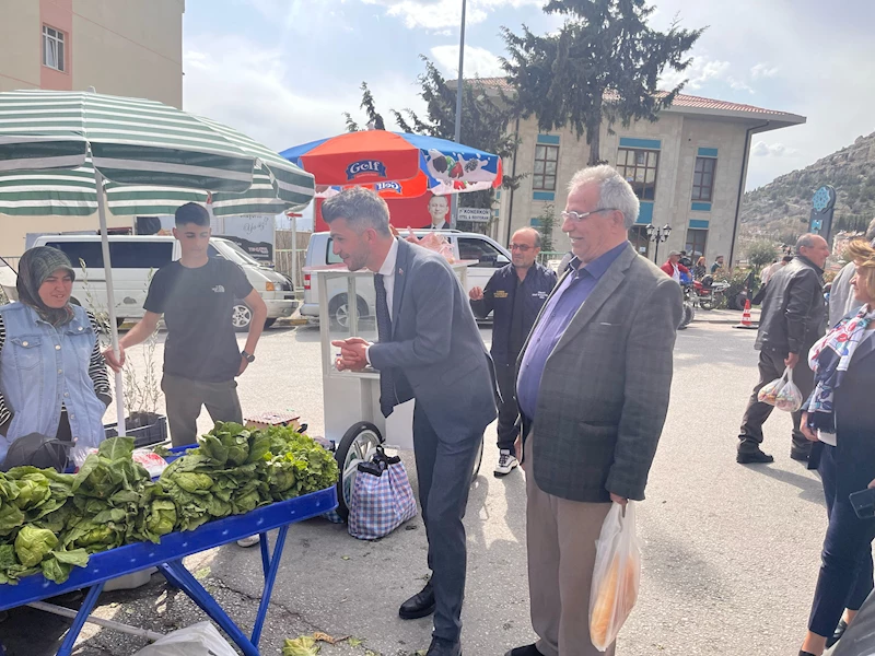 Başkanımız Mustafa Bozcu Pazar Esnafıyla Bayramlaştı