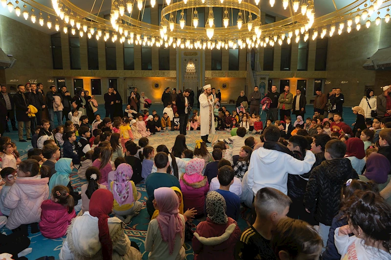 Ramazan’da çocuklar Büyükşehirle neşeye eğlenceye doydu