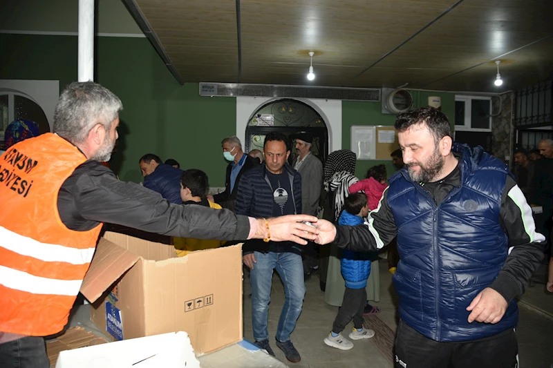 Atakum Belediyesinden Kadir Gecesi’nde lokma ikramı