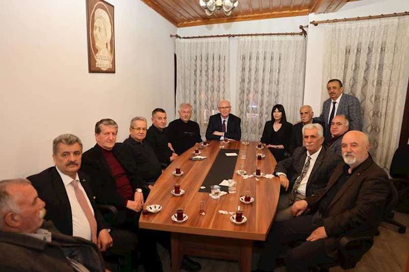 ODUNPAZARI BELEDİYESİ’NDEN MİHALIÇÇIKLILAR DERNEĞİ’NDE İFTAR BULUŞMASI