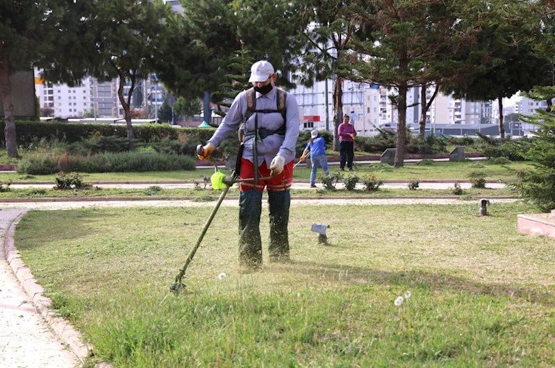 TOROSLAR’IN PARKLARINDA BAHAR TEMİZLİĞİ