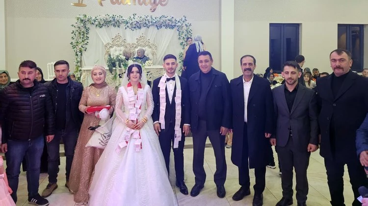 BAŞKANIMIZ, DENİZ ASLAN VE GÜRKAN BAYRAK KARDEŞLERİMİZİN DÜĞÜN MERASİMLERİNE KATILIM SAĞLADI