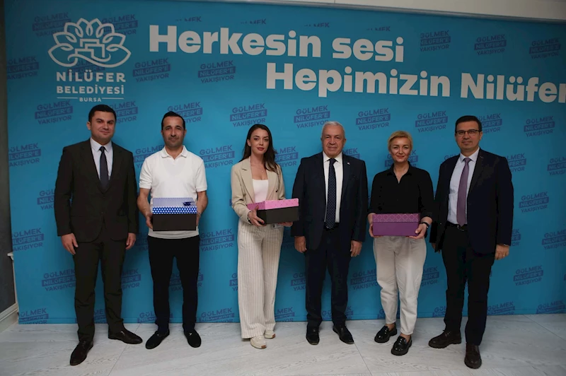 “Sahne Senin” karaoke gecesinin kazananları ödüllerini aldı