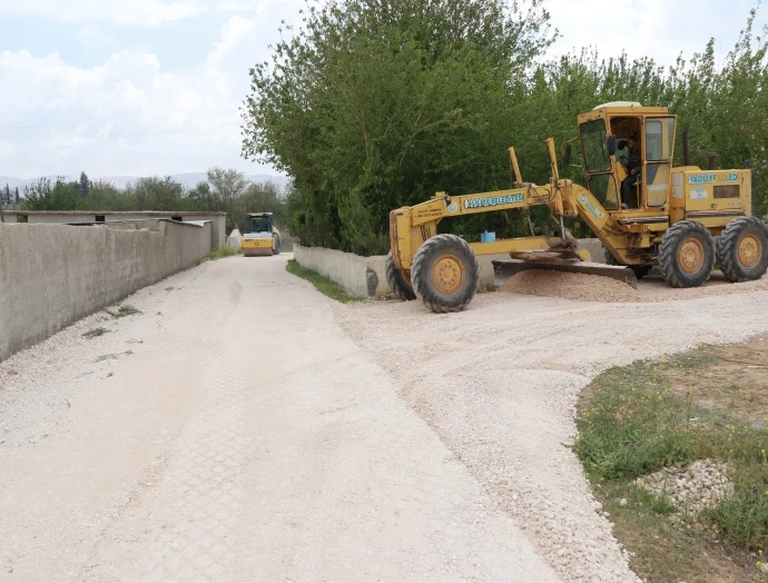 BAŞKAN CANPOLAT İLE HALİLİYE KIRSALI YENİ YOLLARA KAVUŞUYOR