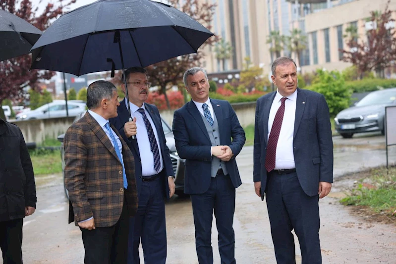 BAŞKANIMIZ DTM SOKAKTA DEVAM EDEN ÇALIŞMALARDA İNCELEMELERDE BULUNDU