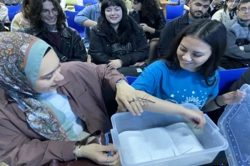 ESKİŞEHİR HAYVANAT BAHÇESİ’NDE BİR İLK: ÜNİVERSİTE ÖĞRENCİLERİNE CANLI DERS