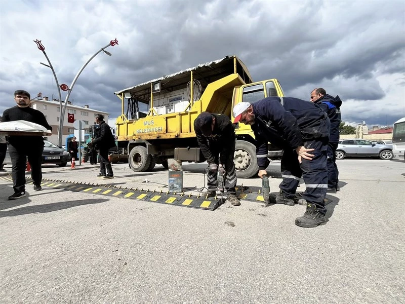 TERS KAPANLAR TAKILDI