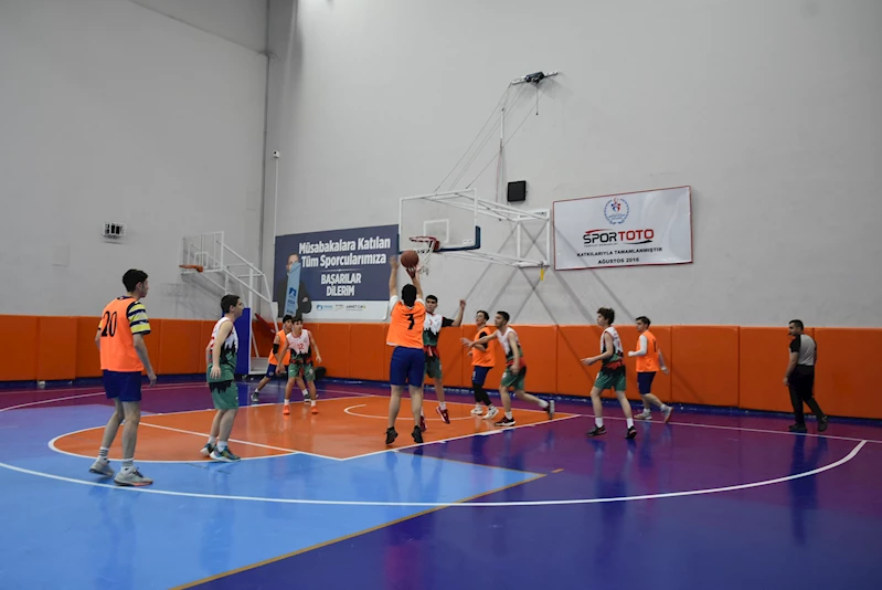 Geleceğin Yıldızları Basketbol Turnuvasında Ter Döktü