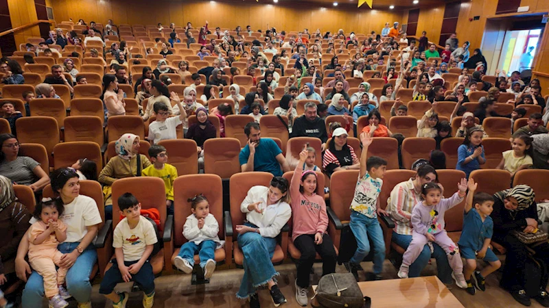 Çocuklar, “Kurnaz Kedi” ile Keyifli Bir Hafta Sonu Geçirdi