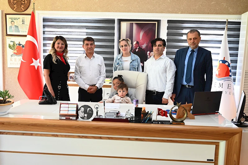 Minik Ege Eymen Ünal, 23 Nisan Başkanı oldu