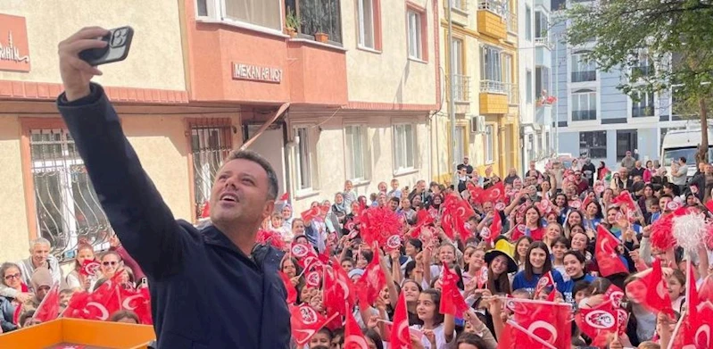 Başkan Sarıkurt, Çocukların 23 Nisan Sevincine Ortak Oldu